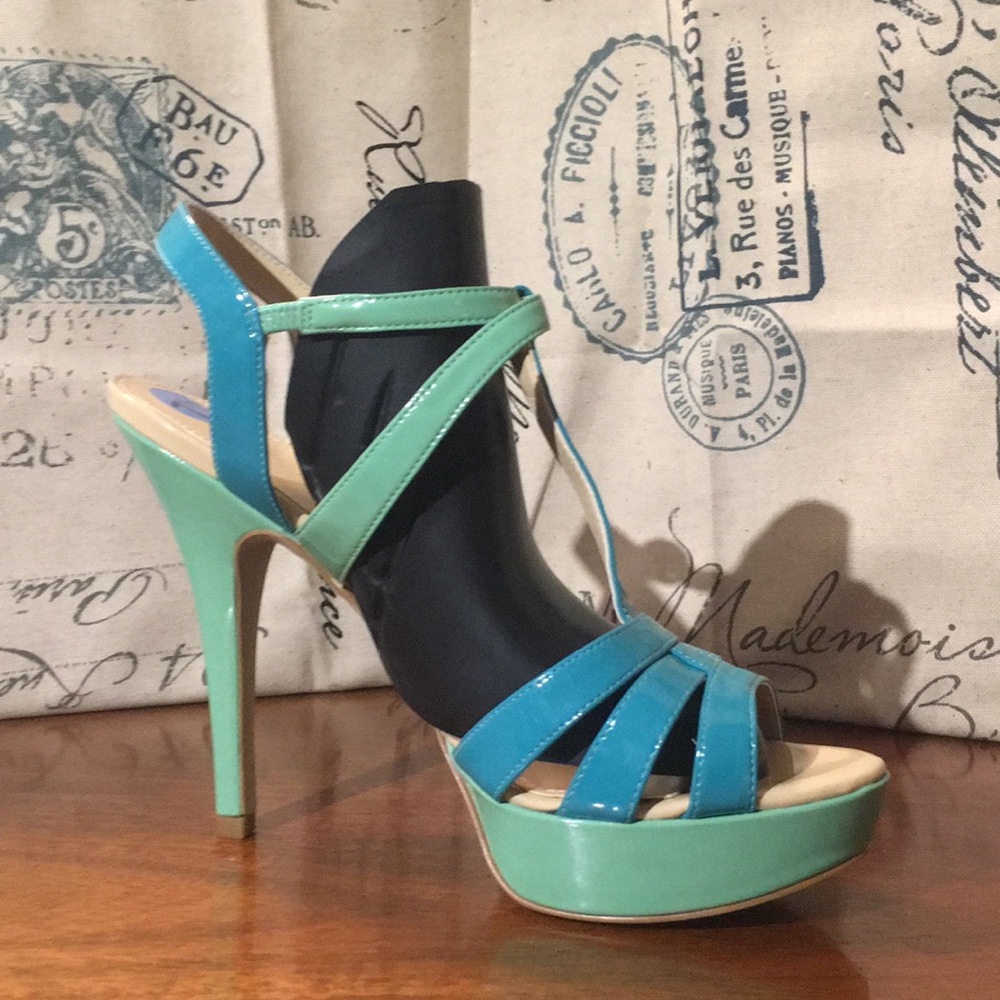 Never worn Enzo Angiolini sandal